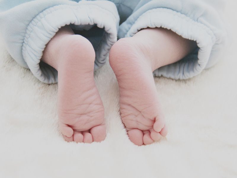 初生嬰兒